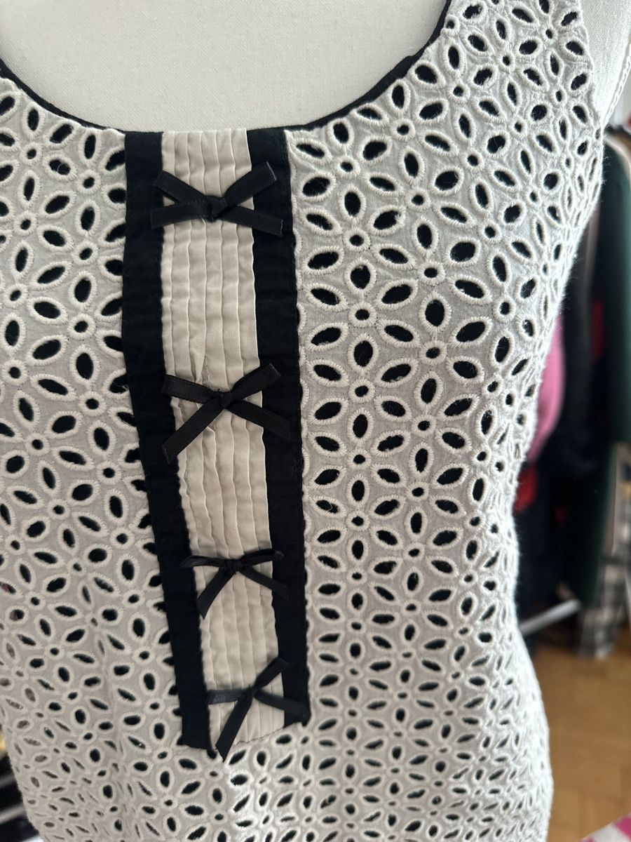 Mango Kleider: Broderie Kleid von Mango – Gebraucht aus Zürich von PuraVida111 3