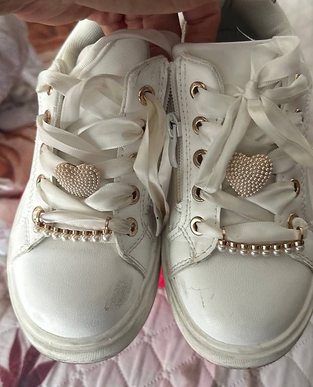 Schuhe für Mädchen: Chassure fille 32 – Gebraucht aus Renens VD von mary184