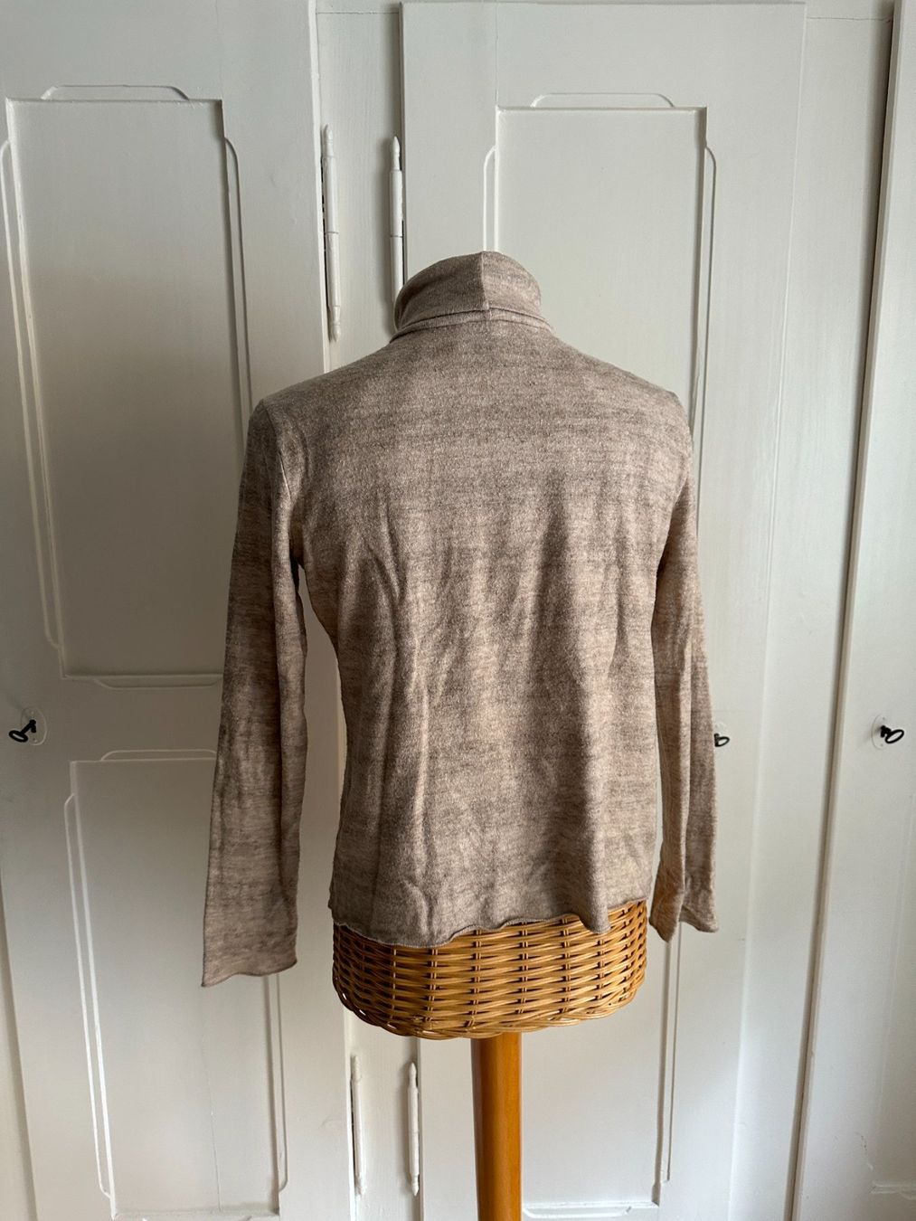 Zara Pulls & Sweat-shirts: ZARA - Rollkragenpullover beige S – D'occasion à Zürich par Diazaio 2