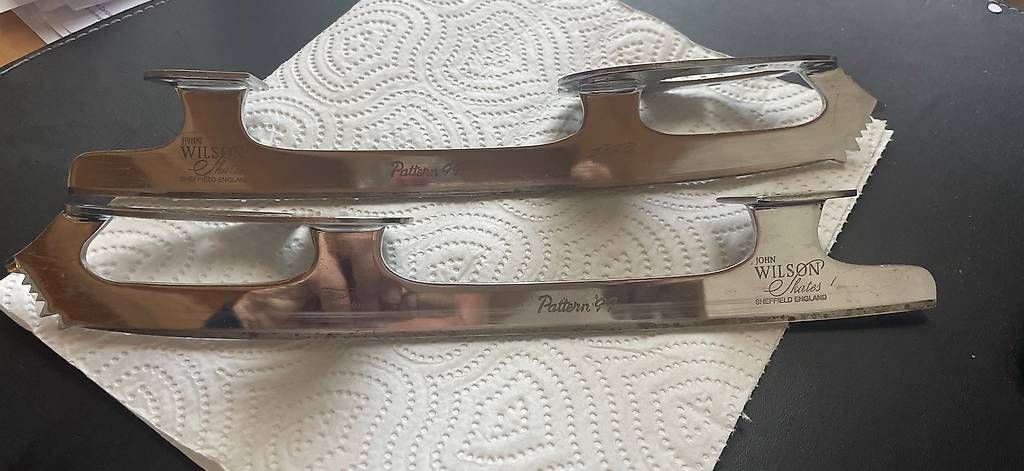 Schlittschuhe: Eiskunstlaufkufen Wilson Pattern 99 10 1/4" – Gebraucht aus St. Moritz von Bindli60