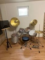 Batteria in ottime condizioni marca PEARL con piatti SABIAN