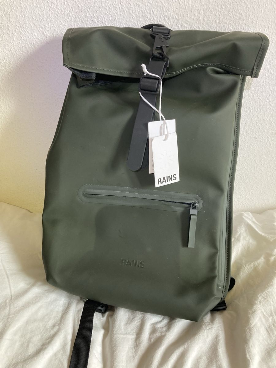 Rains Zaini: Rains Rolltop Rucksack W3 Green – Usato da Basel venduto da Myriam3 4