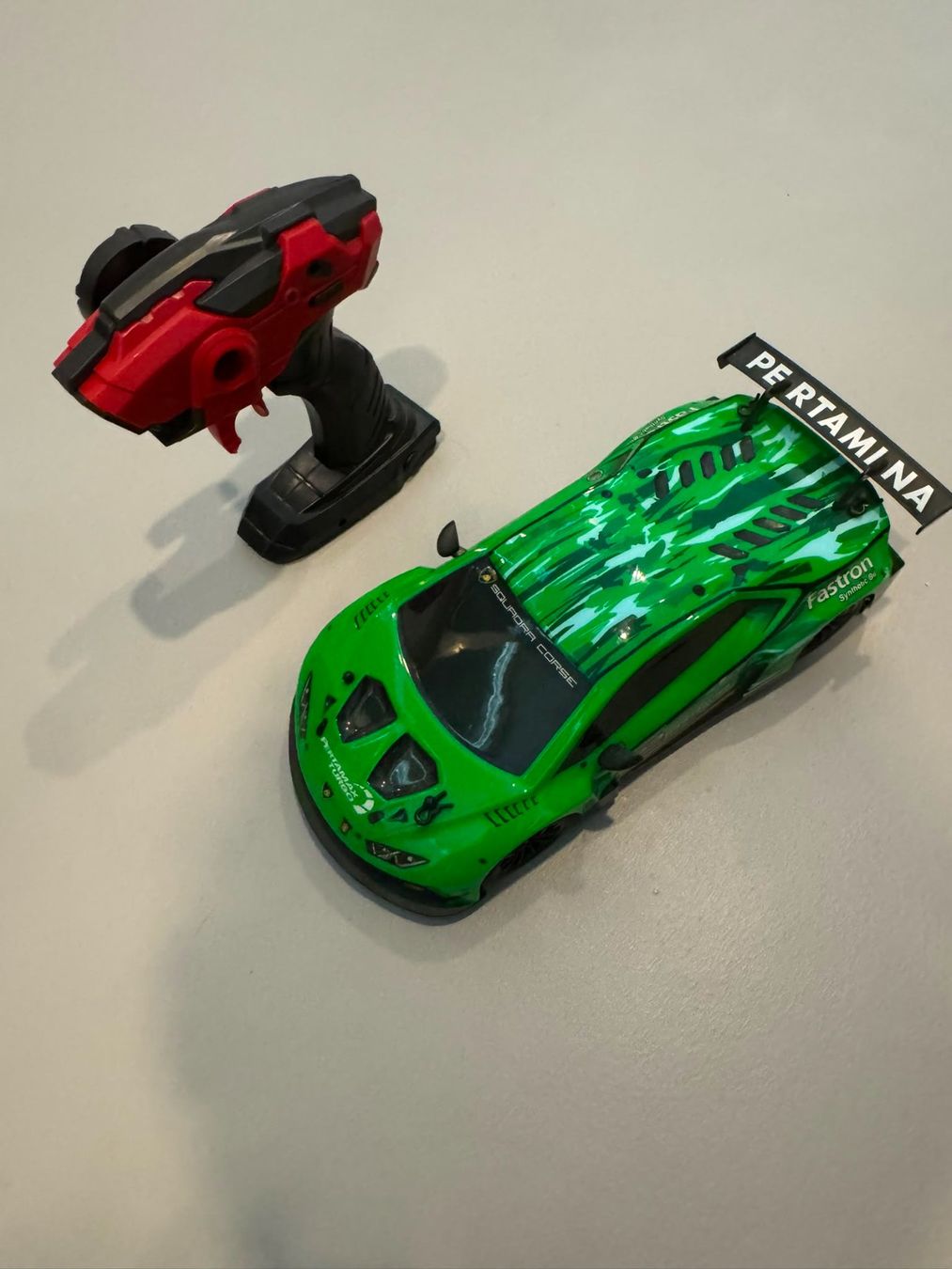Baukästen: Voiture télécommandée verte SQUADRA CORSE Fastron – Gebraucht aus Orbe von don_ym8h