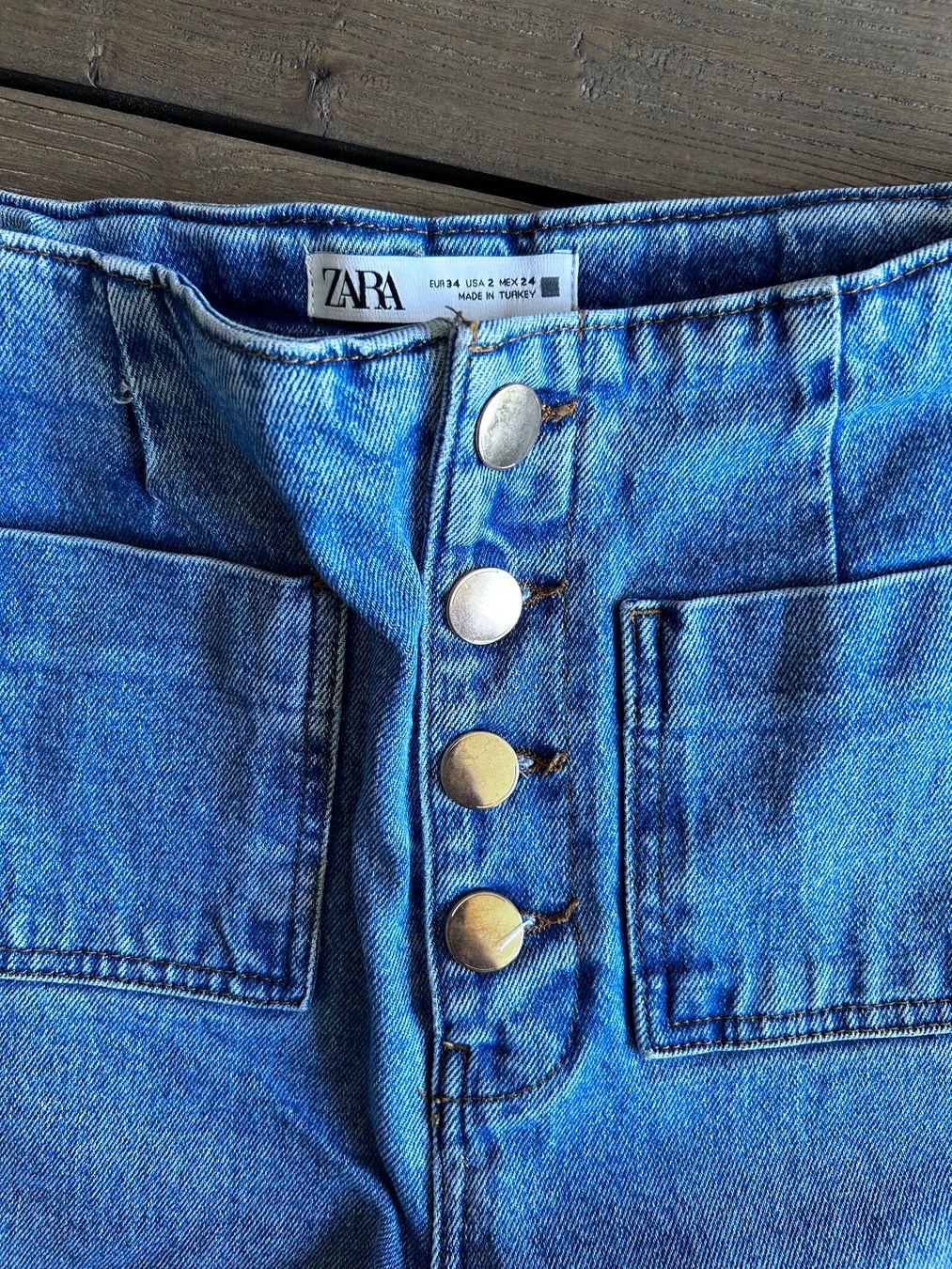Zara Jeans: Jeans mit Knopfleiste – Nuovo (secondo la descrizione) da Wettingen venduto da Annarosa65 1