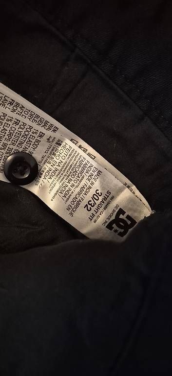 Pantaloni: 4 originale Hosen DC / VANS – Usato da Montagnola venduto da Mowatt 2