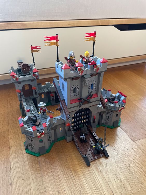 Lego Ritterburg (Gebraucht) in Zürich für CHF 60 – mit Lieferung auf ...