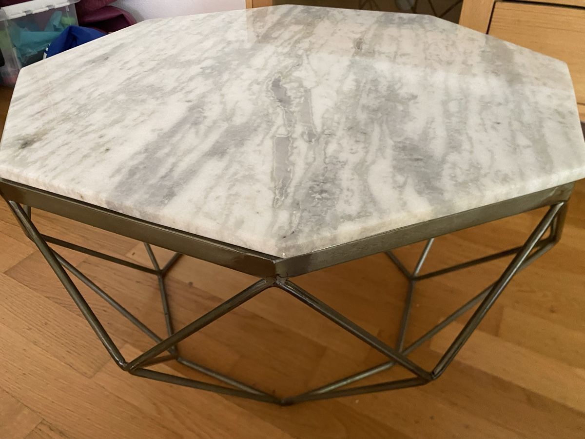 Tavoli: Marble Top Coffee Table - Elegant Home Accent Piece! – Usato da Urtenen- Schönbühl venduto da windowshopper 2