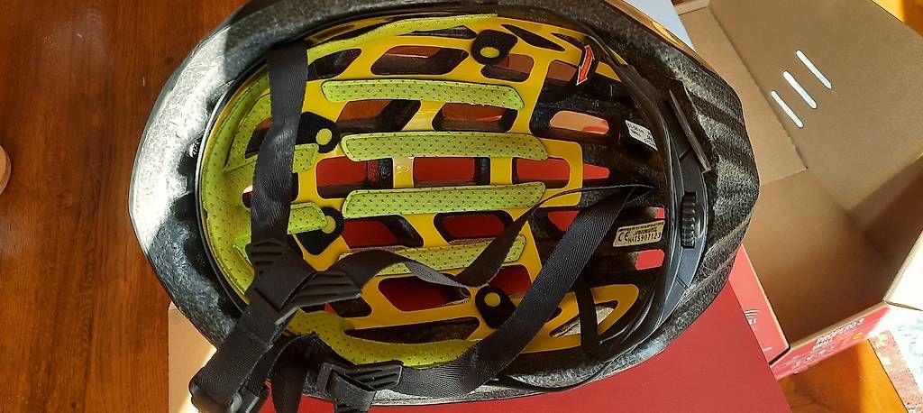 Helme: Casque vélo Specialized Propero S – Gebraucht aus Neuchâtel von phi_fb5p 3