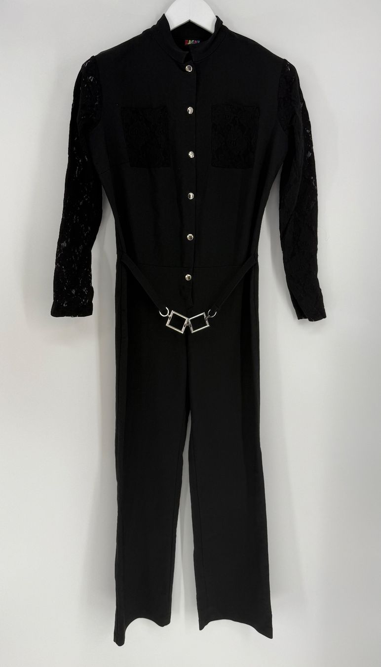 Jumpsuits: Schwarzer Jumpsuit mit Spitze Gr. 38 von Happy Mode – D'occasion à Auenstein par moin.