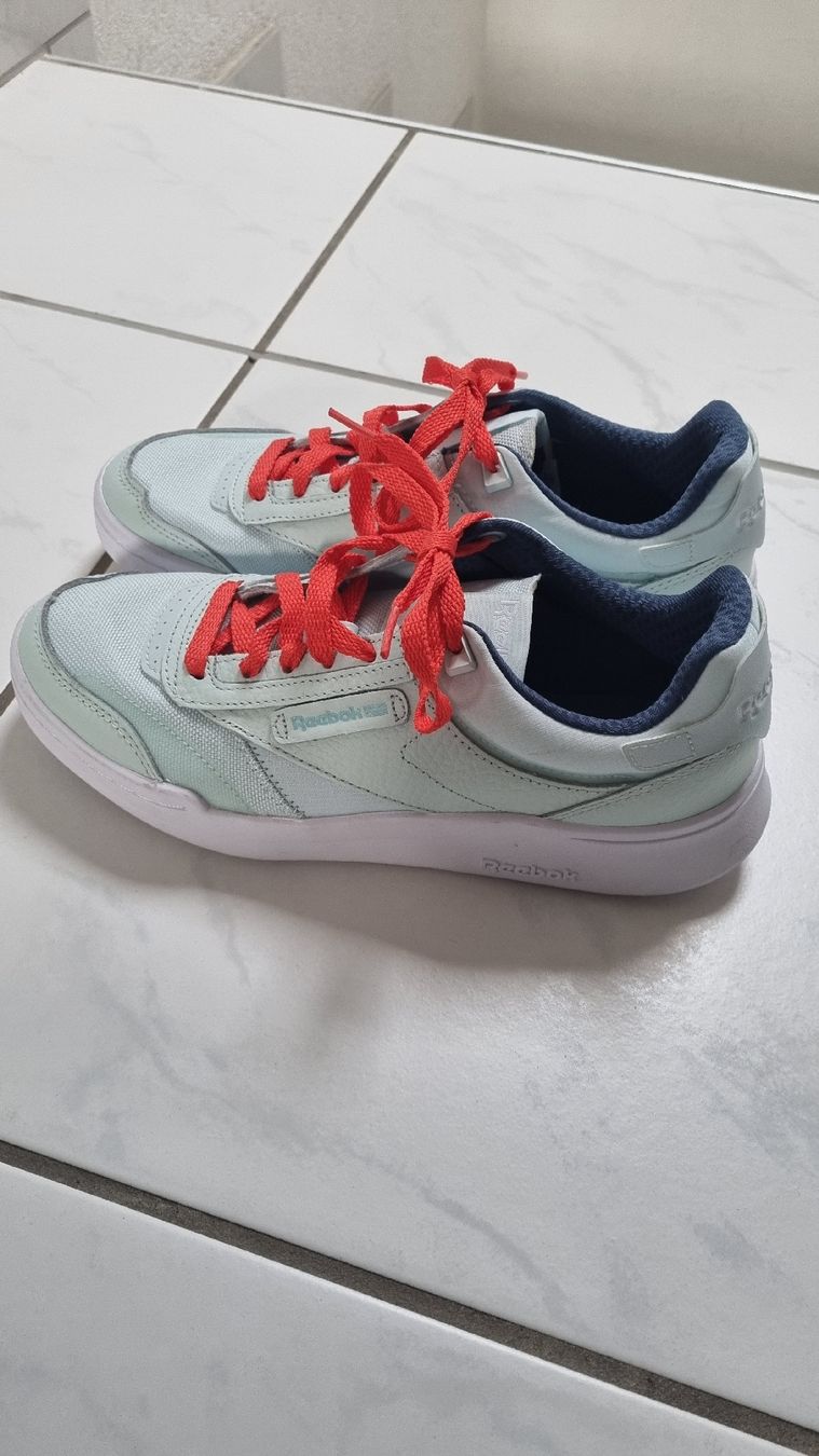 Reebok Damenschuhe: Reebok Sneaker Gr. 38.5 – Neu (gemäss Beschreibung) aus Huttwil von c0lada 1