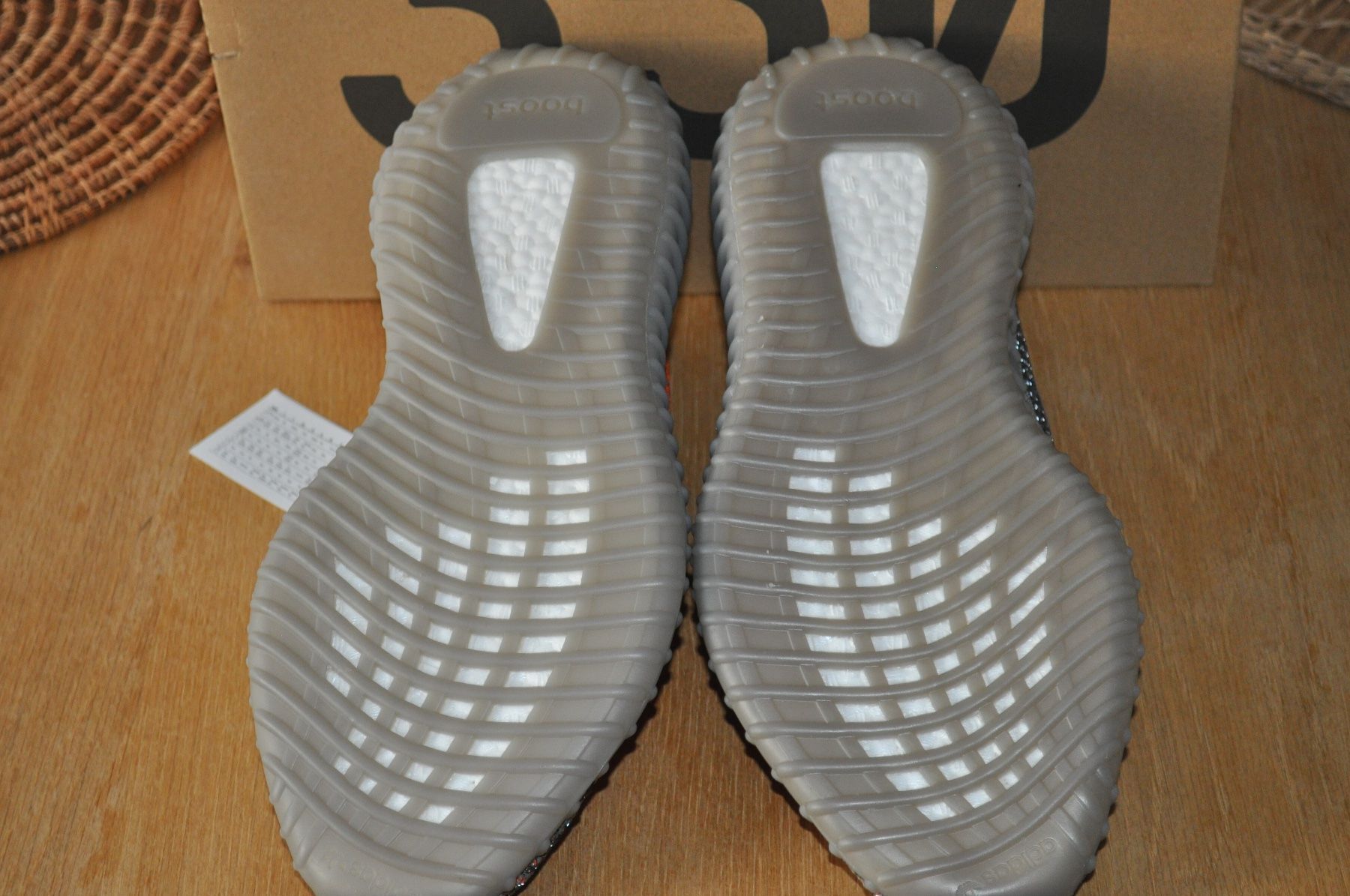 Adidas Scarpe da uomo: Yeezy Boost 350 Beluga Reflective Gr. 44 – Nuovo e nell'imballaggio originale da Biel/Bienne venduto da Switzerland92 4