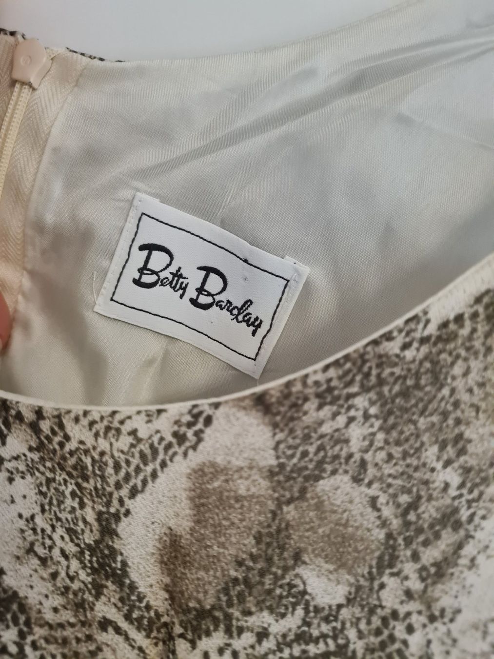 Betty Barclay Kleider: KLEID BETTY BARCLAY GR.38 – Gebraucht aus Steg im Tösstal von goldlionfree 7