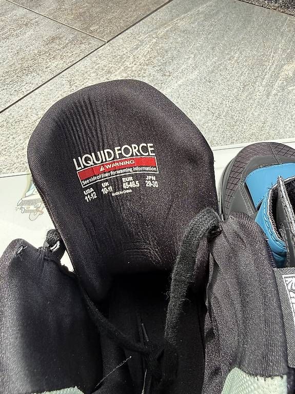 Surfboards & Schwimmbrette: Liquid Force 2025 Peak 151cm Wakeboard, inkl. Bindung Gr. 45 – Gebraucht aus Tagelswangen von Mantii 2