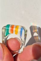 RING FINGERRING TRANSPARENT MIT BUNTEN STREIFEN PLEXIGLAS