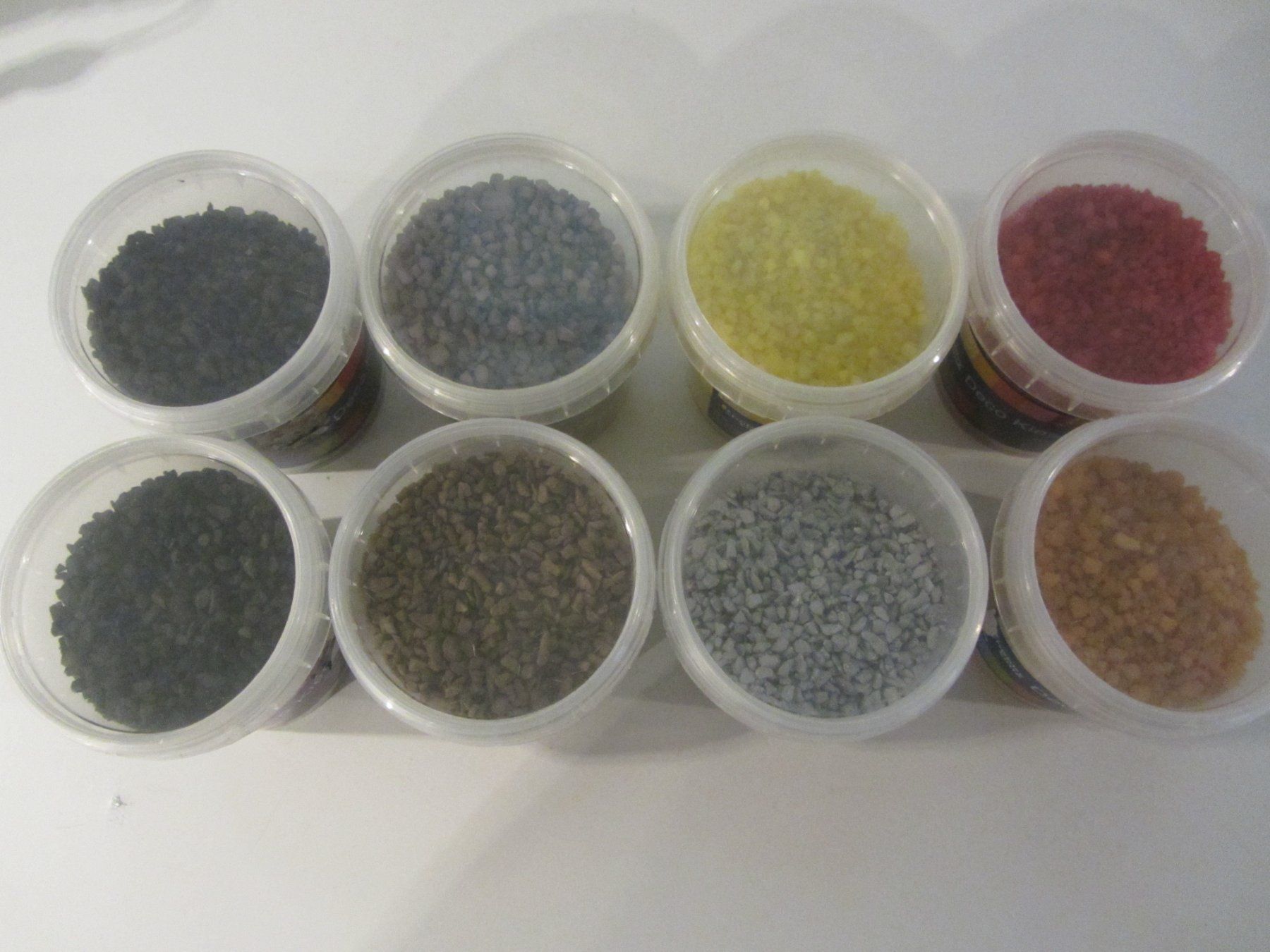 Tutte le decorazioni: 8 D. Deko-Kies à 200 g, 8 Farben – Nuovo e nell'imballaggio originale da Egliswil venduto da chroetli22