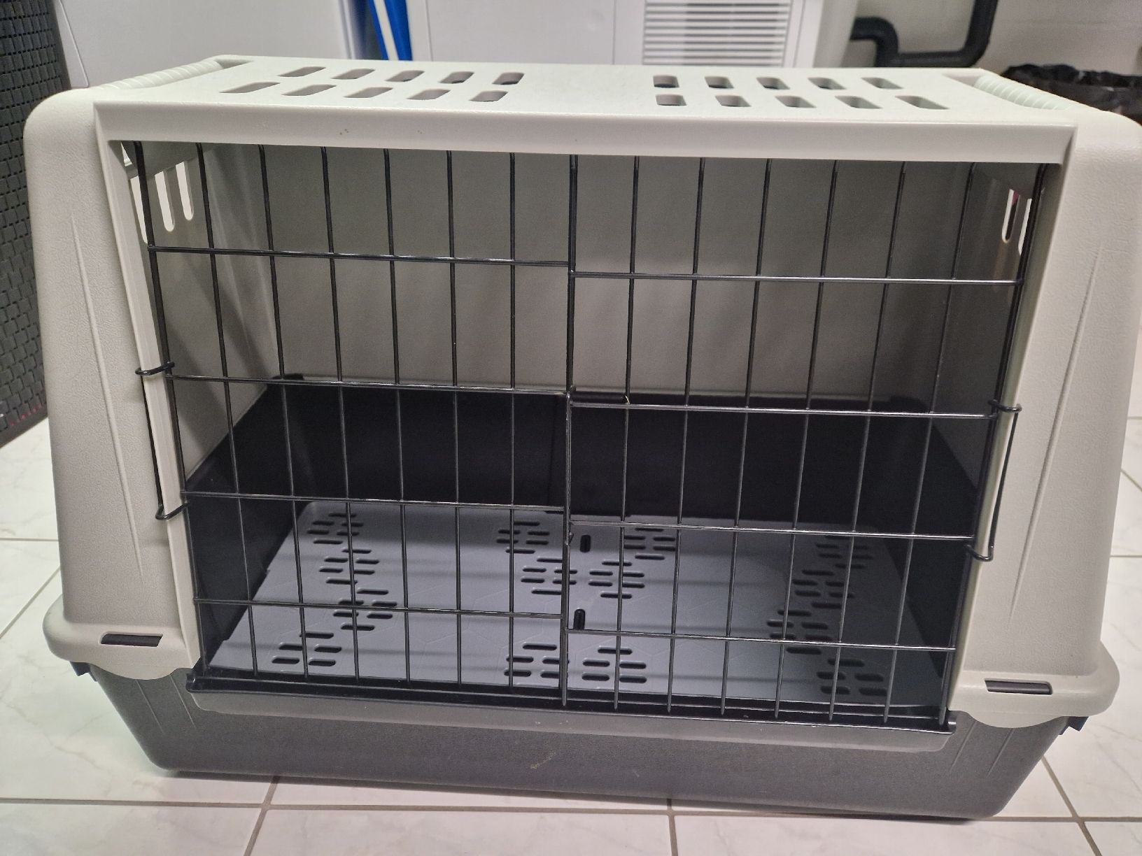 Ferplast Gabbie, trasporto & Sicurezza: Transportbox Ferplast für Hunde oder Katzen – Usato da Henau venduto da ale_bc8n 1