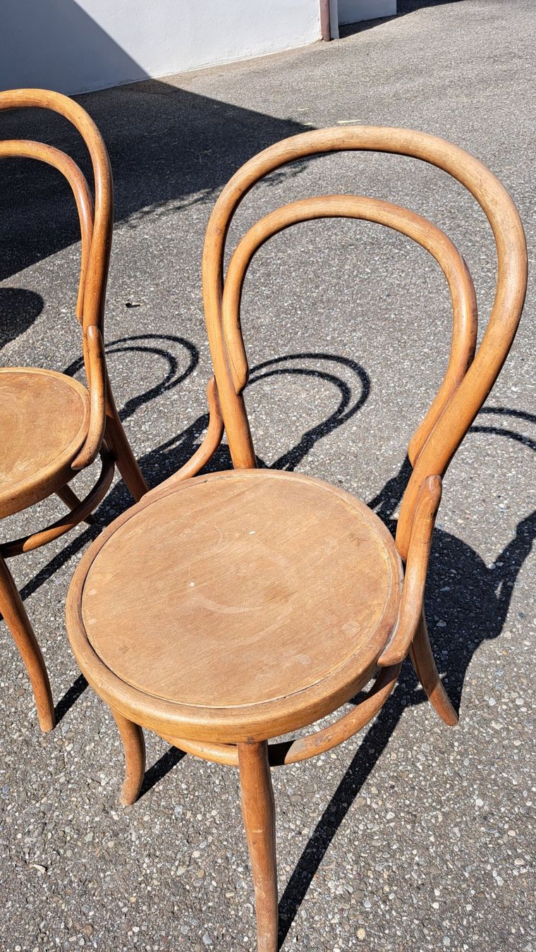 Chaises: Drei Beizenstühle, ähnlich Thonet – D'occasion à Langenthal par T.L. 3