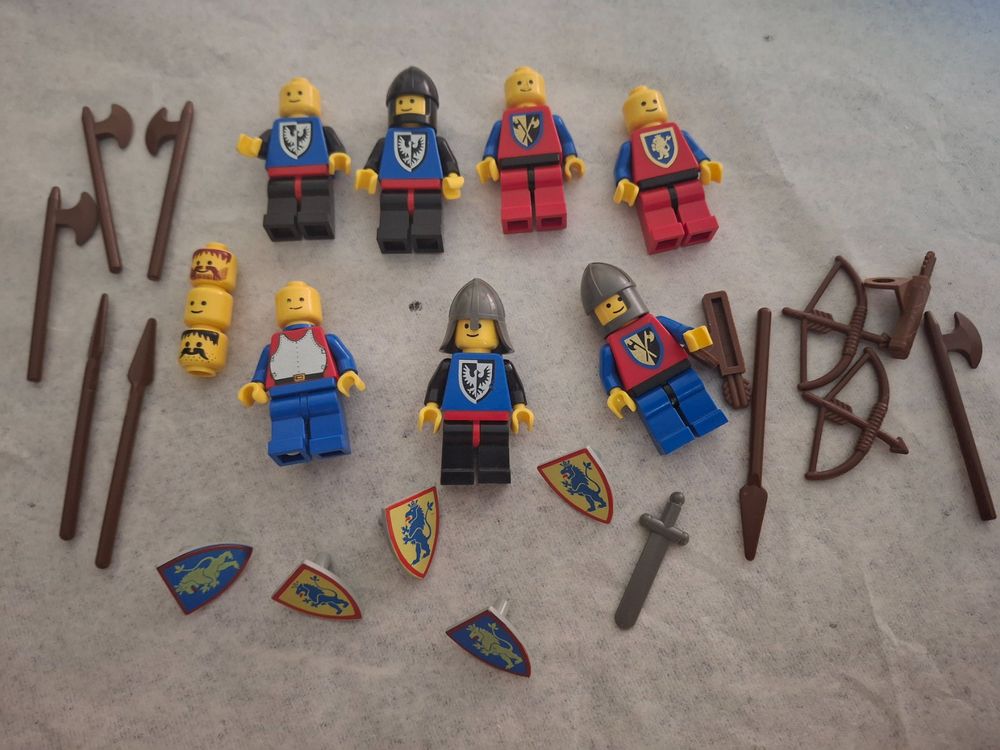 7 Lego Ritter Figuren Waffen Wappen Löwenherz (Gebraucht) in Kölliken ...