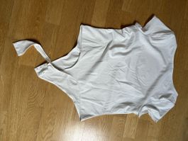 Body string L
