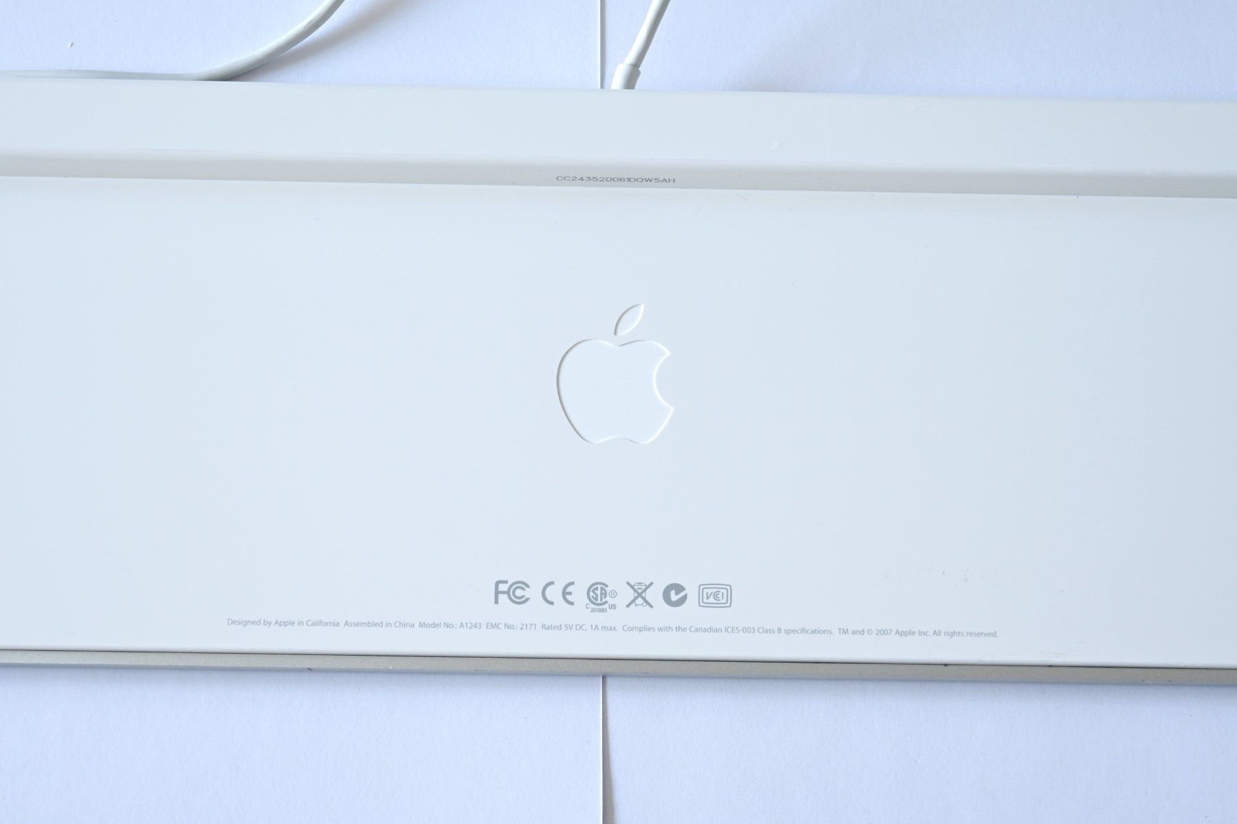 Apple Tastiere: Apple Tastatur für Mac mit USB-Kabel | Schweizer Layout – Usato da Scherz venduto da Neogeo5000 6