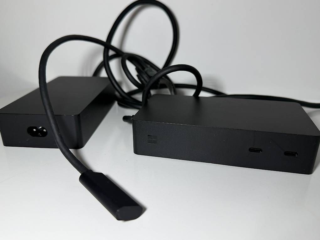 Docking station: Surface Dockingstation – D'occasion à Zürich par Antonio03 3