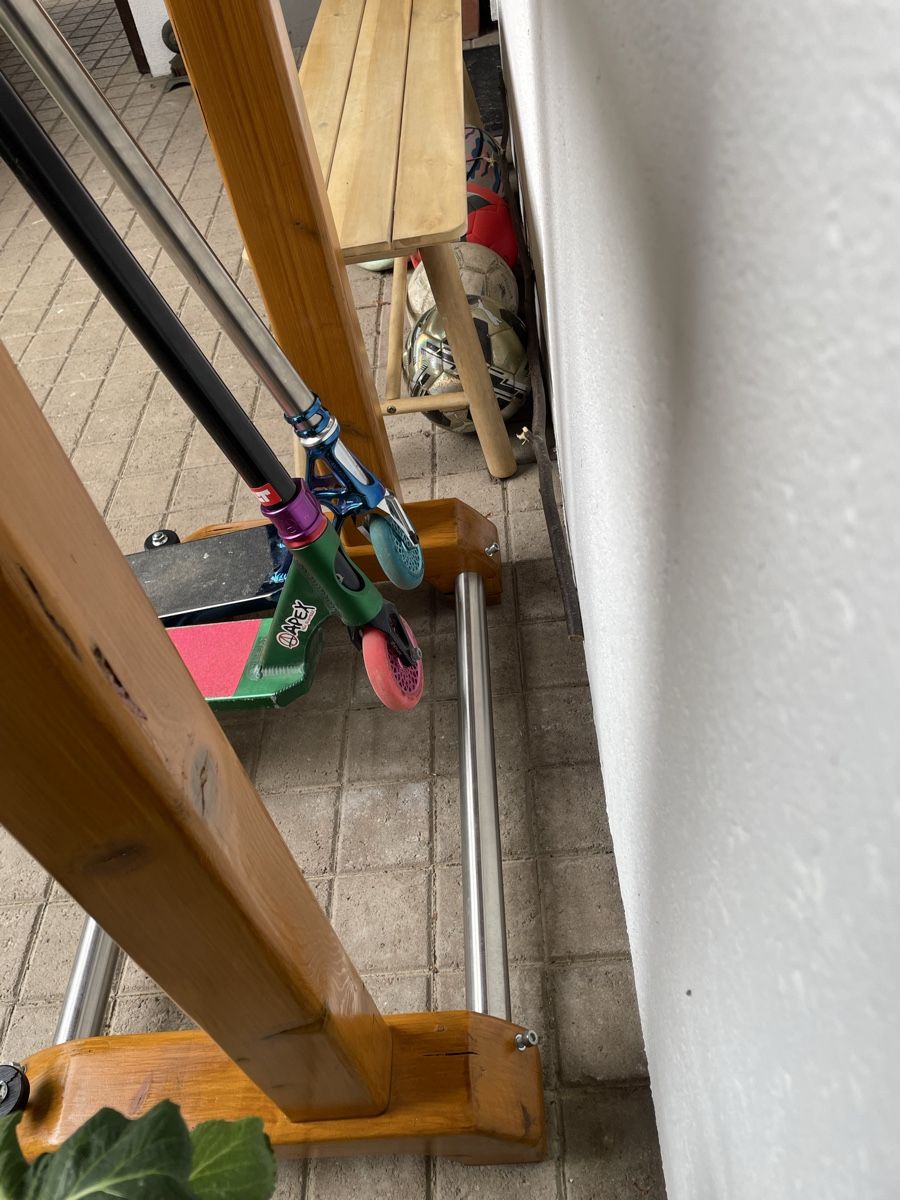 Altro in Decorazioni & Accessori: Ständer Kickboard / Scooter – Nuovo e nell'imballaggio originale da Wettswil venduto da FlowState 4