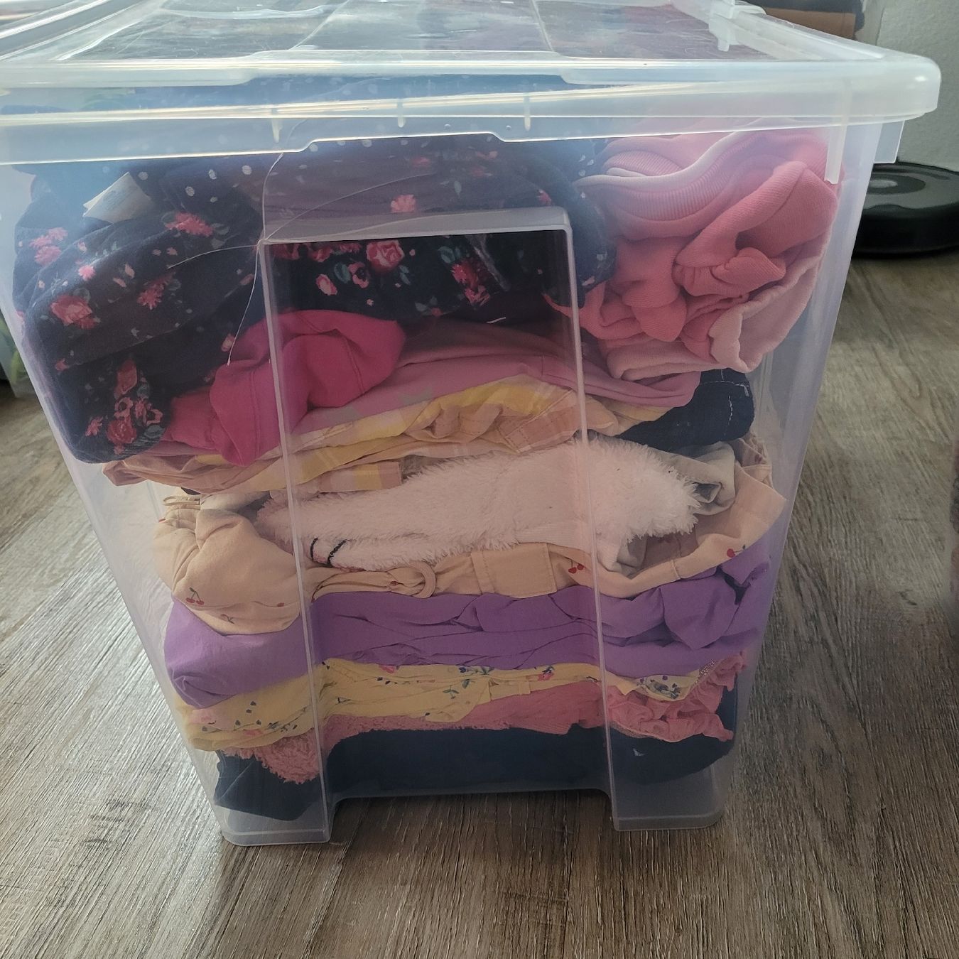Kleiderpakete & -sets: Mädchen Kleiderpaket Kiste voll 98/104 – Gebraucht aus Niederbuchsiten von klengyel 4