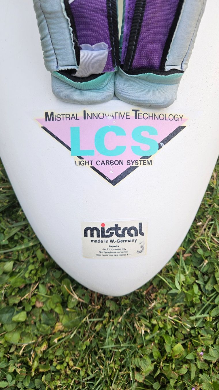 Mistral Surfboards & Schwimmbrette: V: mistral equipe lcs windsurfboard – Gebraucht aus Buchs AG von BDK3 5