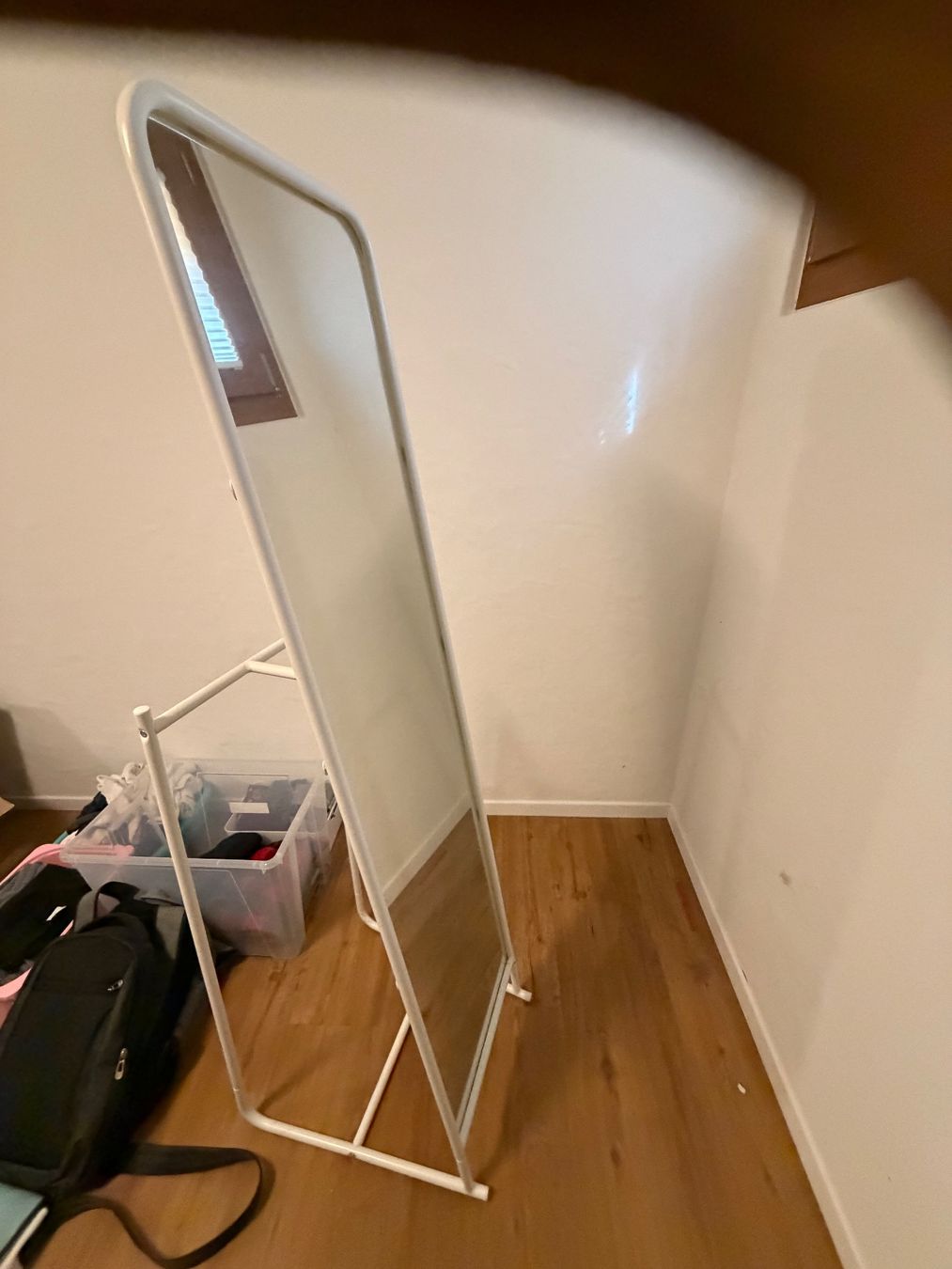 Ikea Specchi: Standspiegel Weiss mit Ablagehaken – Usato da Oberägeri venduto da kaitanja