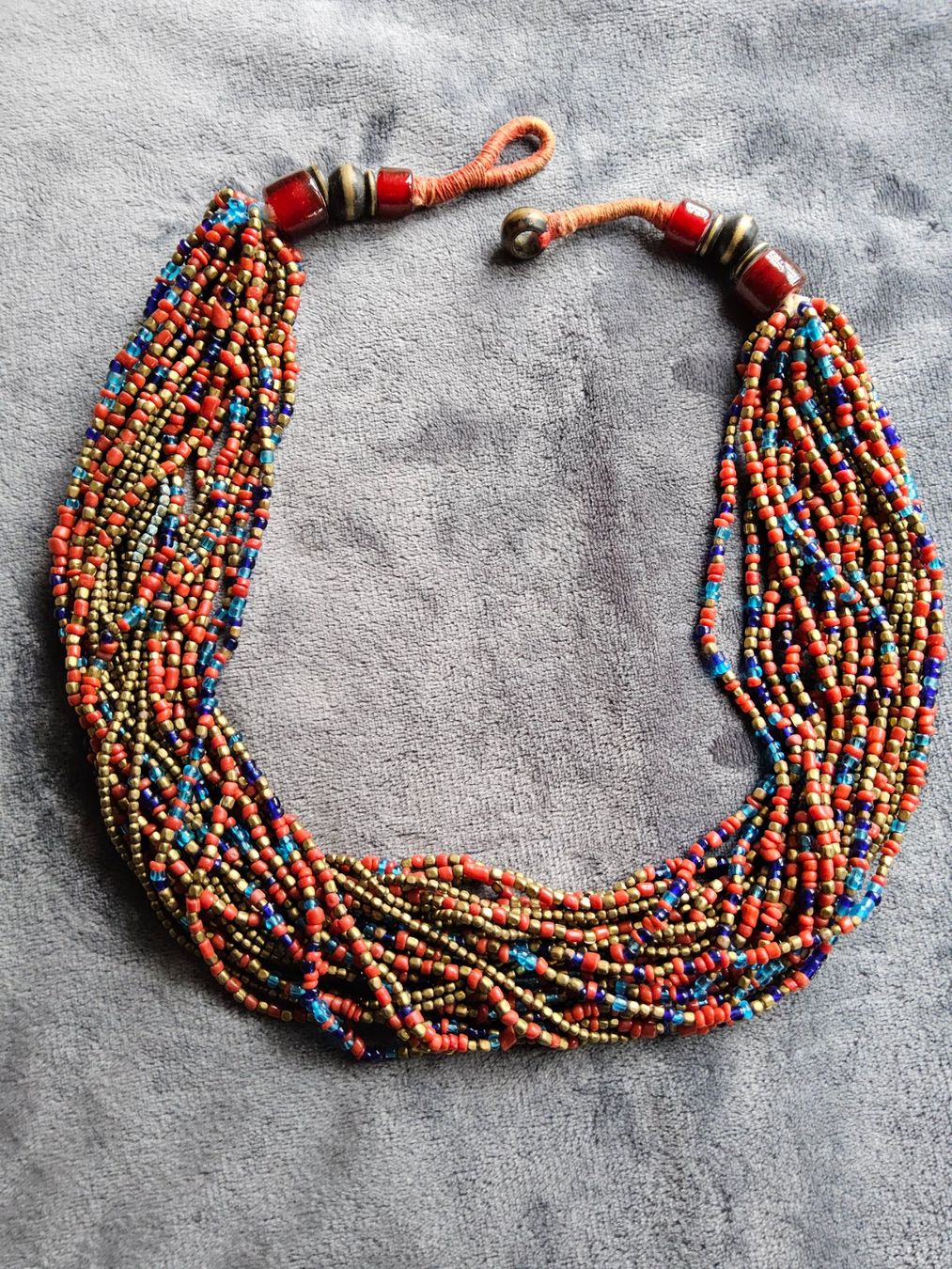Catenine: Vintage 27strängiges BOHO Perlchen Collier – Usato da Zürich venduto da SciTec 2