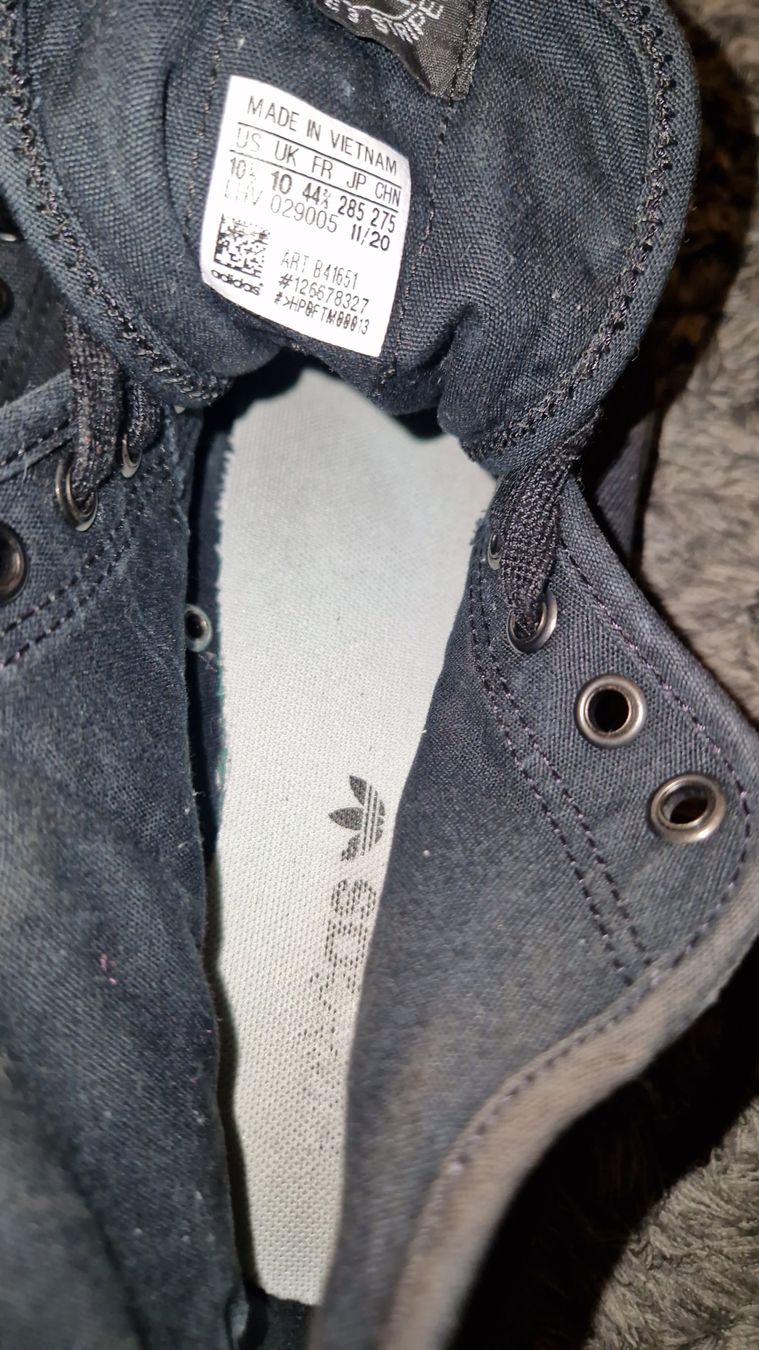 Chaussures hommes: Adidas Sneakers Schwarz Grösse 44  – D'occasion à Winkel par Luukas.81 3
