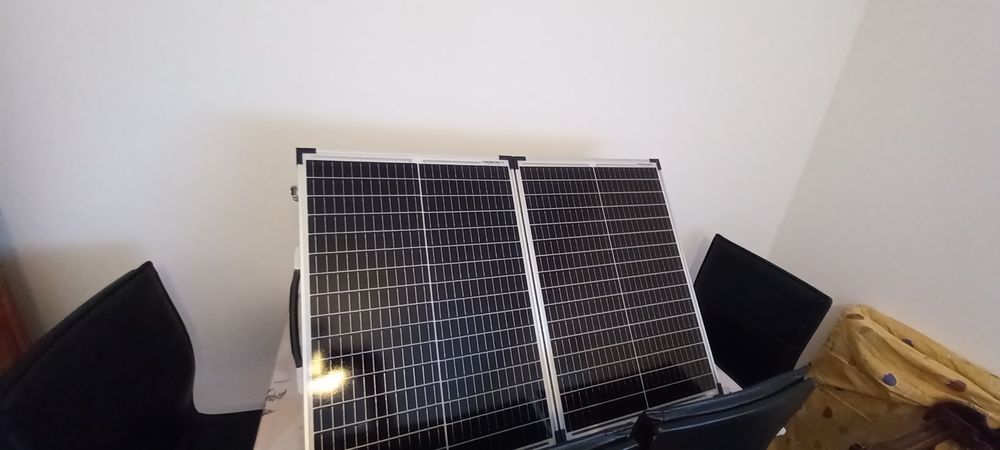 Dispositivi a energia solare: pannello solare portatile 100w – Usato da Ponte Tresa venduto da oubacha12