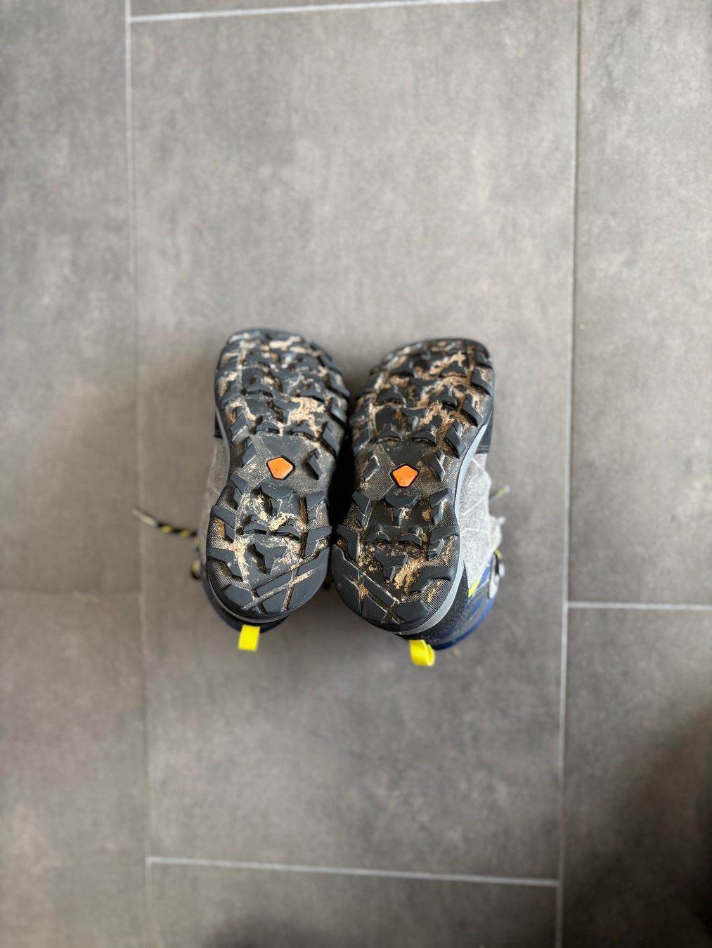 Decathlon Scarpe per ragazzi: Quechua Bergstiefel Kinder – Usato da Oberägeri venduto da MariaLehman 4