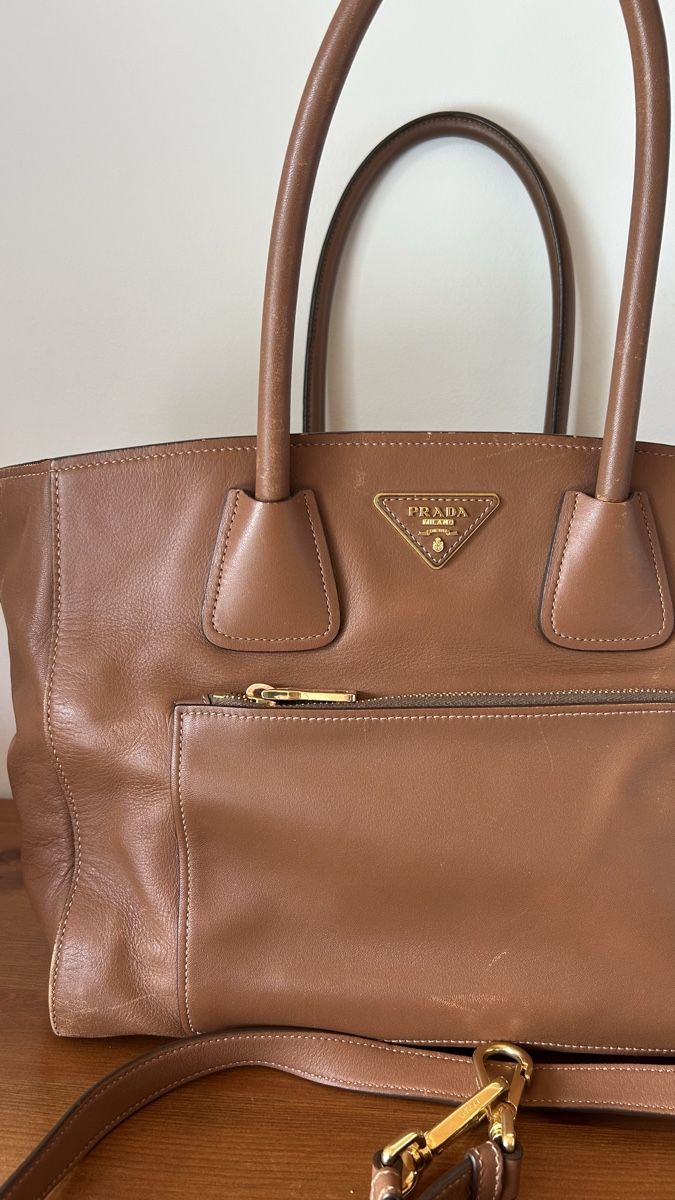 Prada Borse da donna: Beautiful Prada Leather Bag – Usato da Neuchatel venduto da ros_kkw2 1