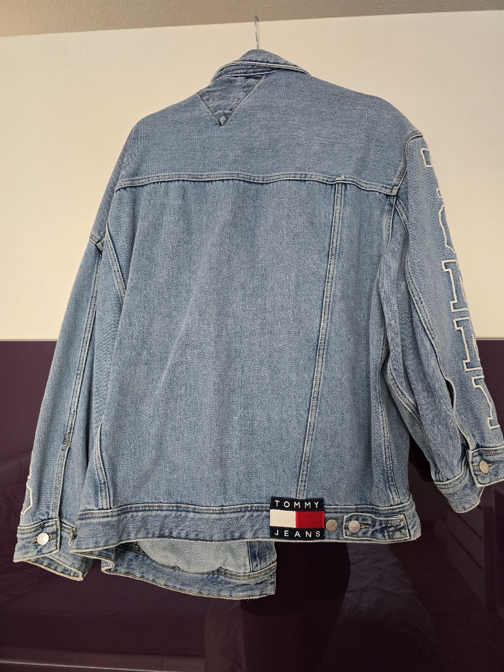 Tommy Hilfiger Giacche: Tommy Jeans Jeansjacke Oversized – Nuovo (secondo la descrizione) da Zürich venduto da Luana.N 1