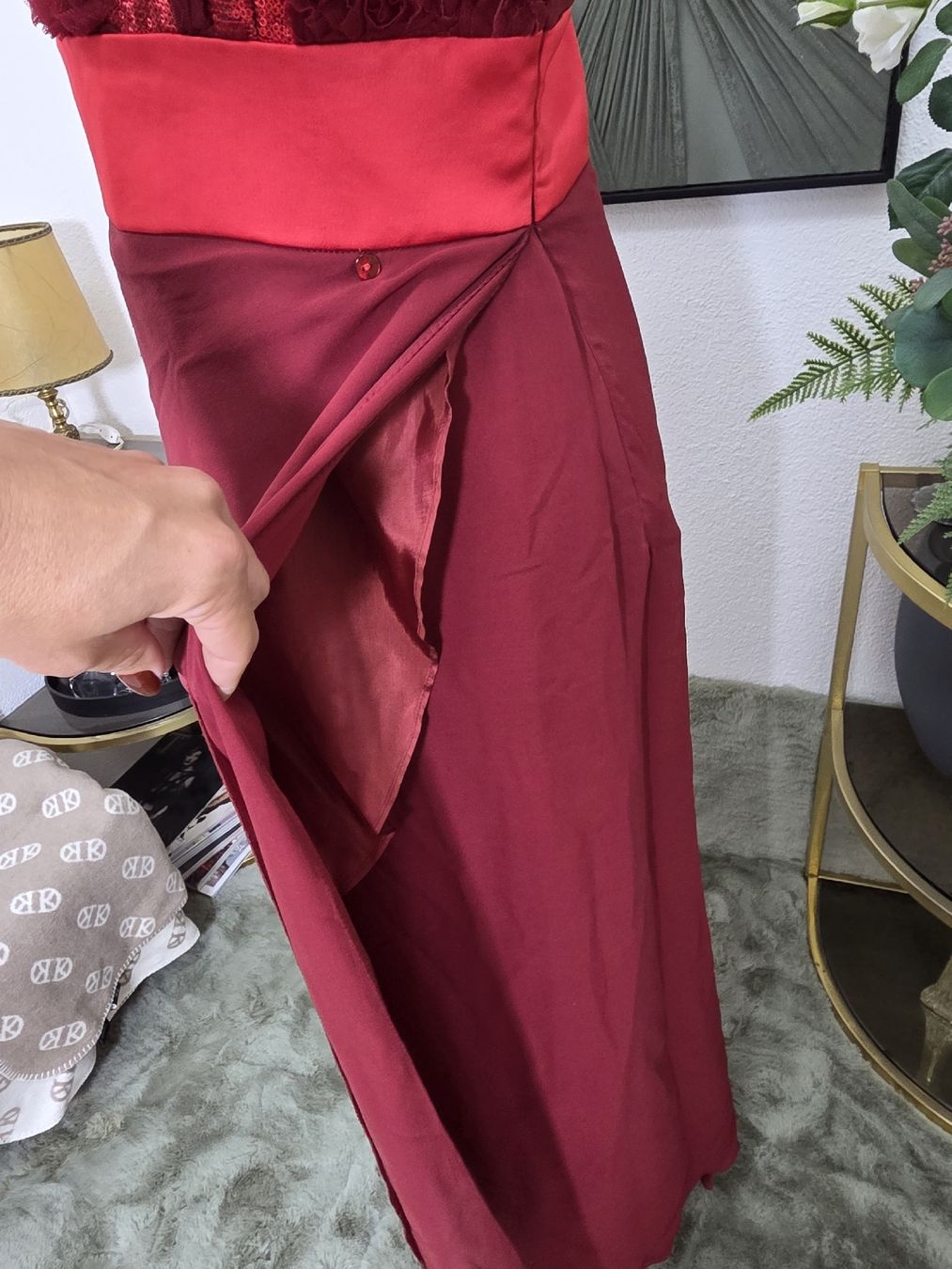 Kleider: Red sequin halter dress size M  – Gebraucht aus Brüttisellen von par_8zbj 2