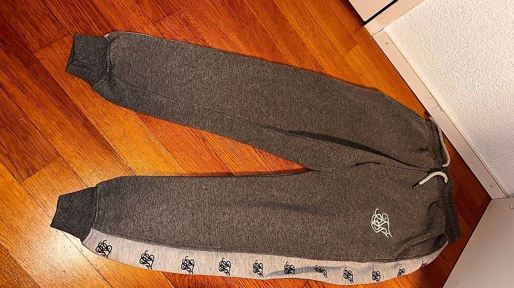 Pantaloni: Siksilk Jogginghose Grau M – Usato da Romanshorn venduto da cedoo8590 2