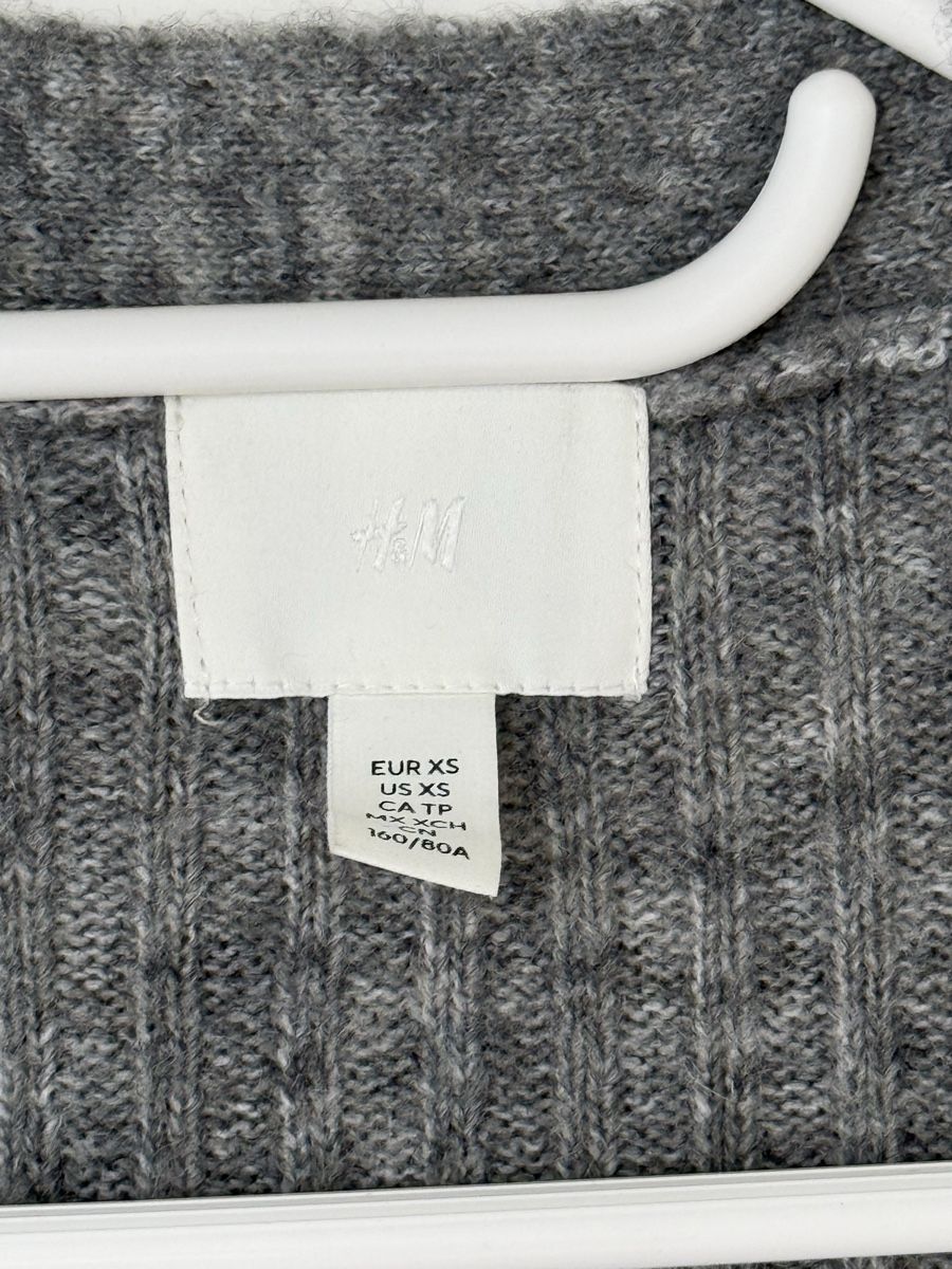 H&M Gilets & Westen: Long gilet – Gebraucht aus Monthey von sen_6ckr 1