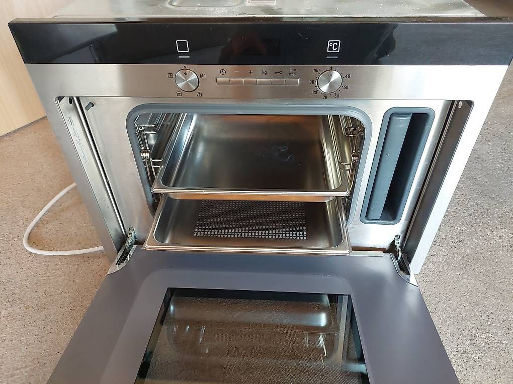 Siemens Elettrodomestici da cucina: Siemens Dampfgarer HB24D552C  Einbau-Steamer – Usato da Matzingen venduto da Spongetop 2