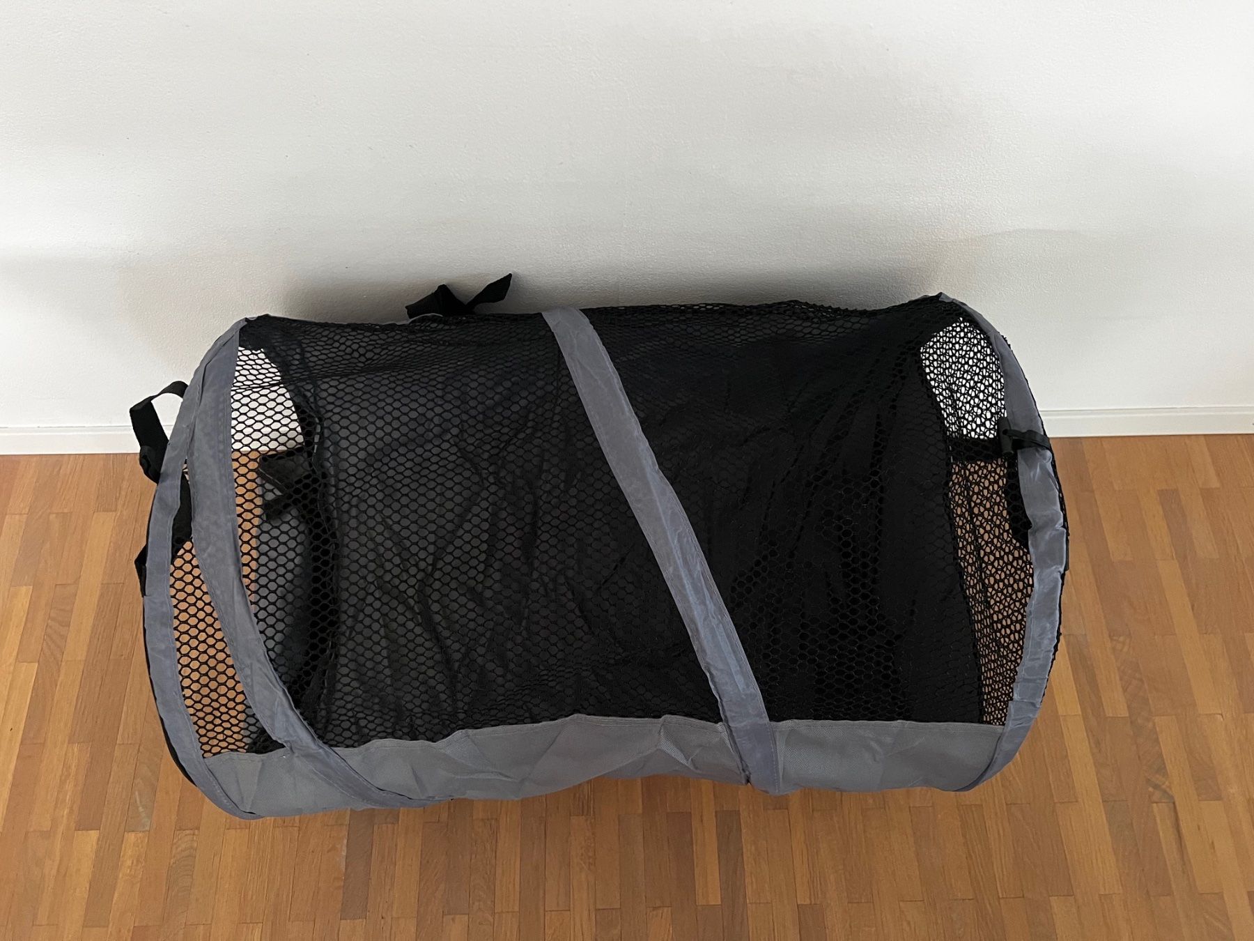 Niches, paniers: HUNDETUNNEL FÜRS AUTO – Neuf avec emballage d'origine à Thun par surfbeach 2