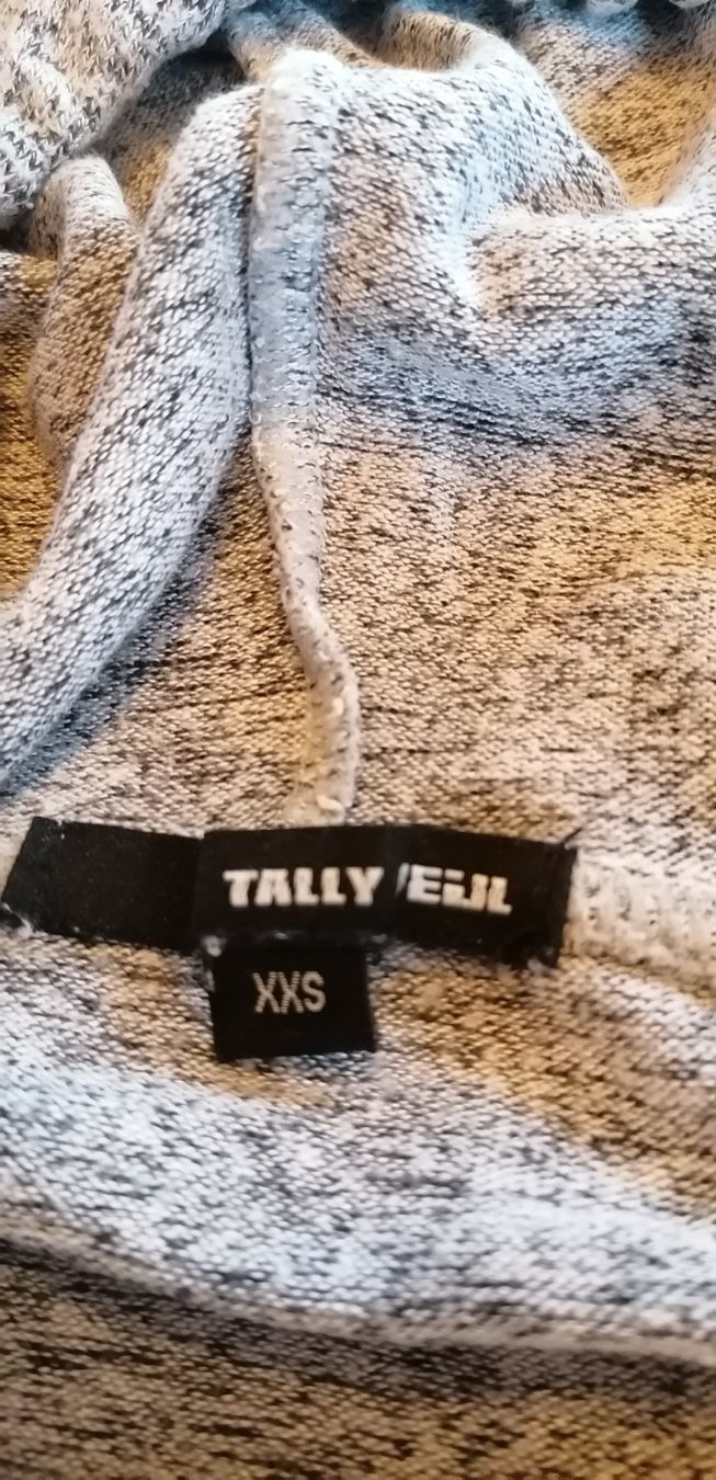 Pulls & Sweat-shirts: Pull, sweat,polaire,haut,pullover – D'occasion à Montcherand par petiteoune75 6
