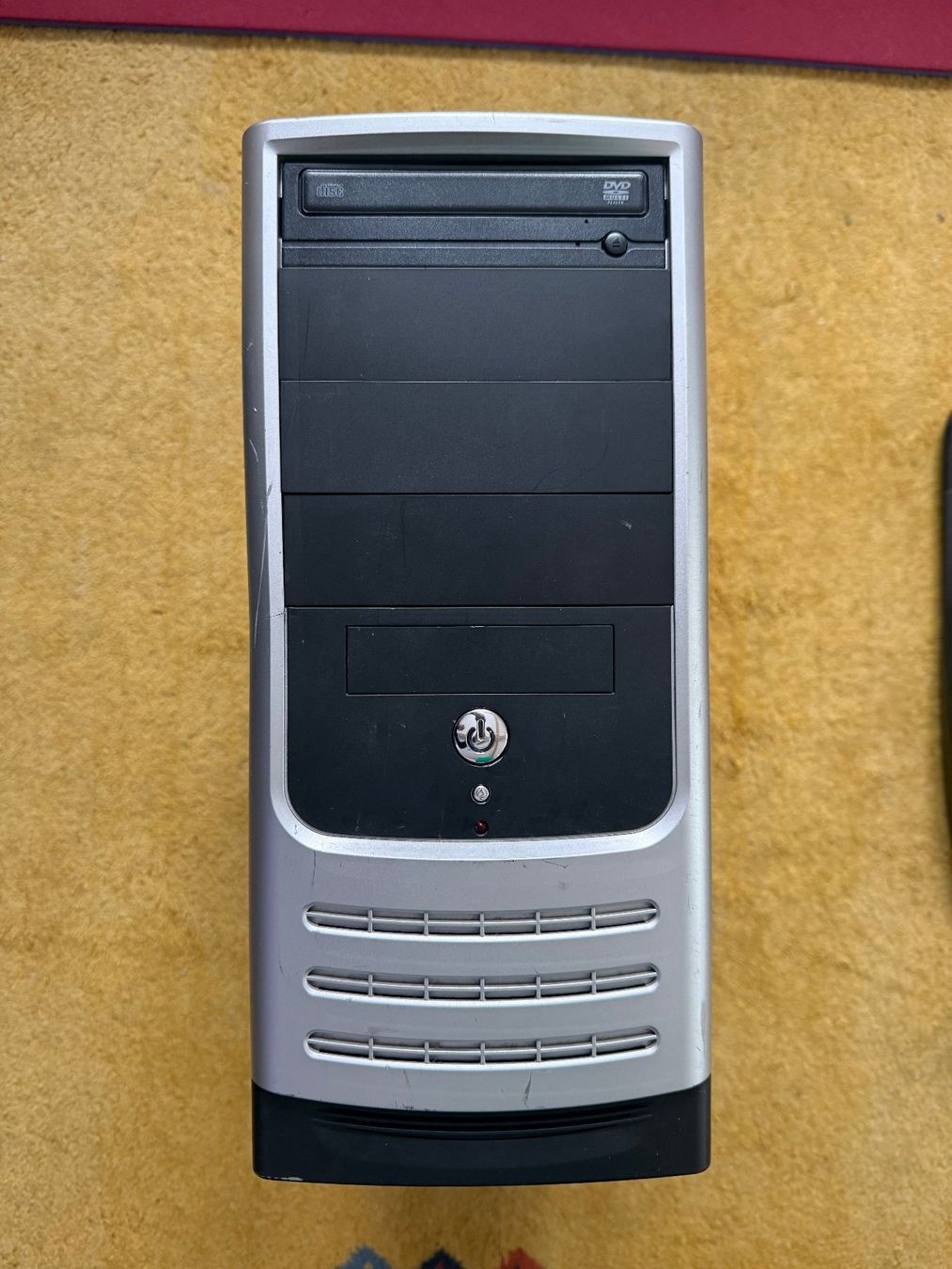 PC: Desktop PC mit Windows 10 und Office – Usato da Hubersdorf venduto da Gewonnen 7