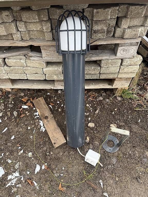 Lampade: Wegelampe – Usato da Horgen venduto da 11sh