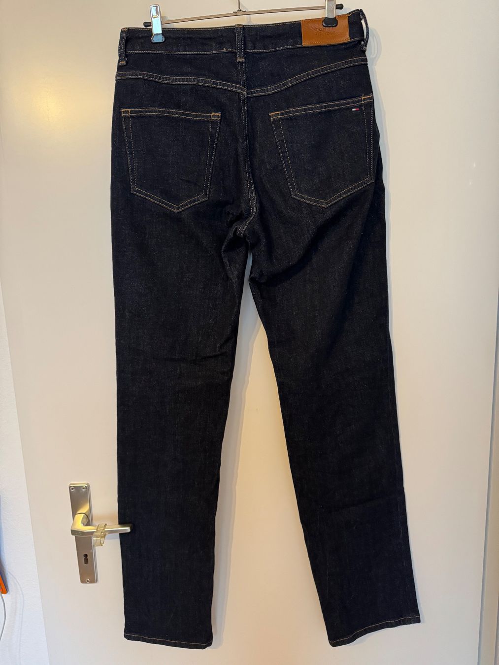 Tommy Hilfiger Jeans: Tommy Hilfiger Jeans Größe 29/34 – Nuovo (secondo la descrizione) da Niederhasli venduto da Erwied 2