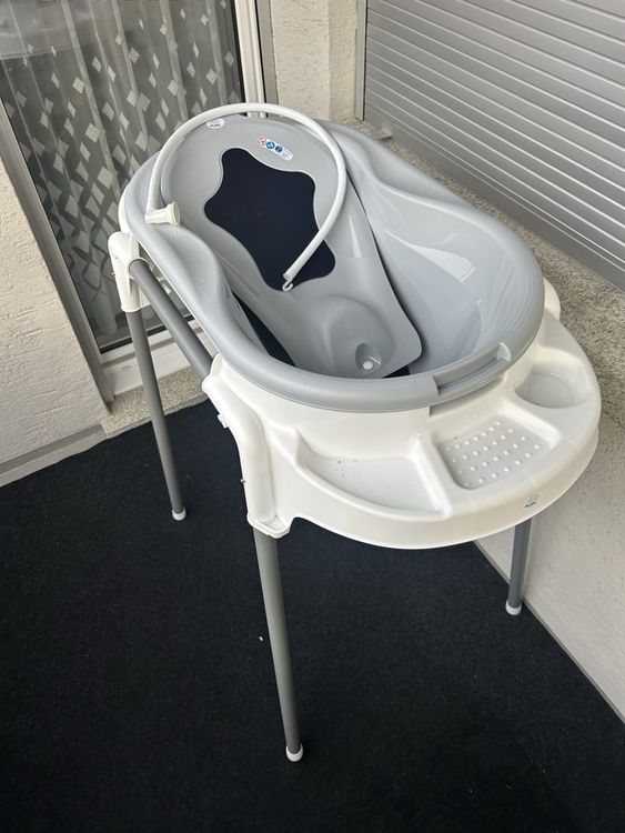 Rotho Babydesign Babybadewanne mit Ständer, Top Zustand! (Gebraucht) in ...