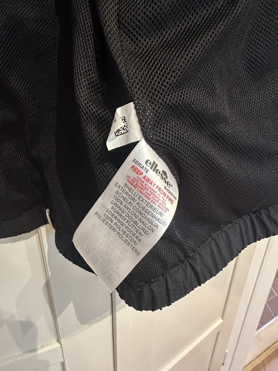 Ellesse Giacche: Ellesse Jacke/Windbraker (Grösse M) – Usato da Zürich venduto da areianos 3