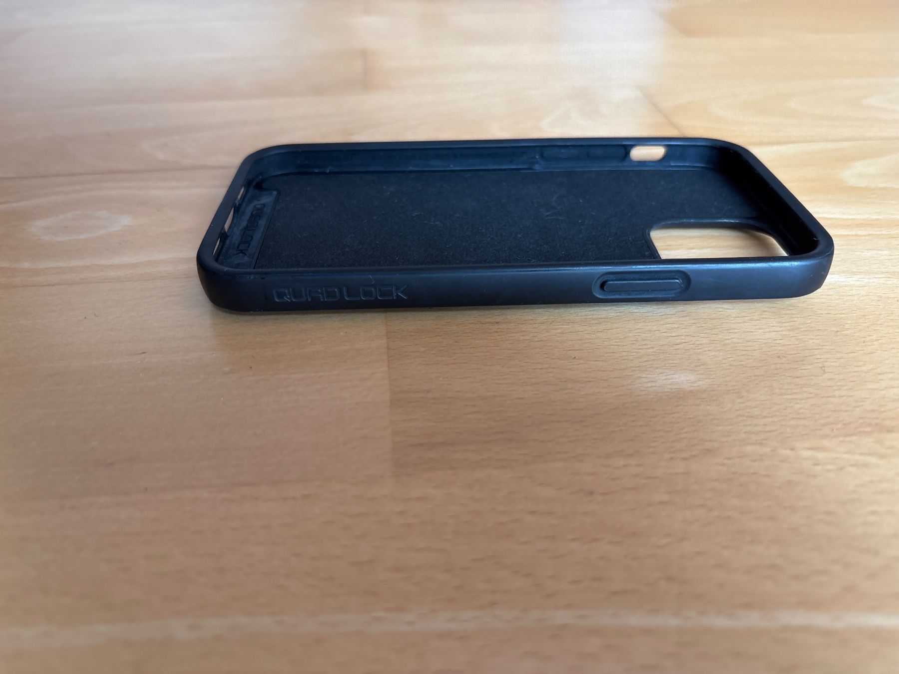 Quad Lock Cover & Protezioni schermo: Quad Lock Étui rigide MAG noir pour iPhone 12 – Usato da Châtel-St-Denis venduto da Mel-Stef 5