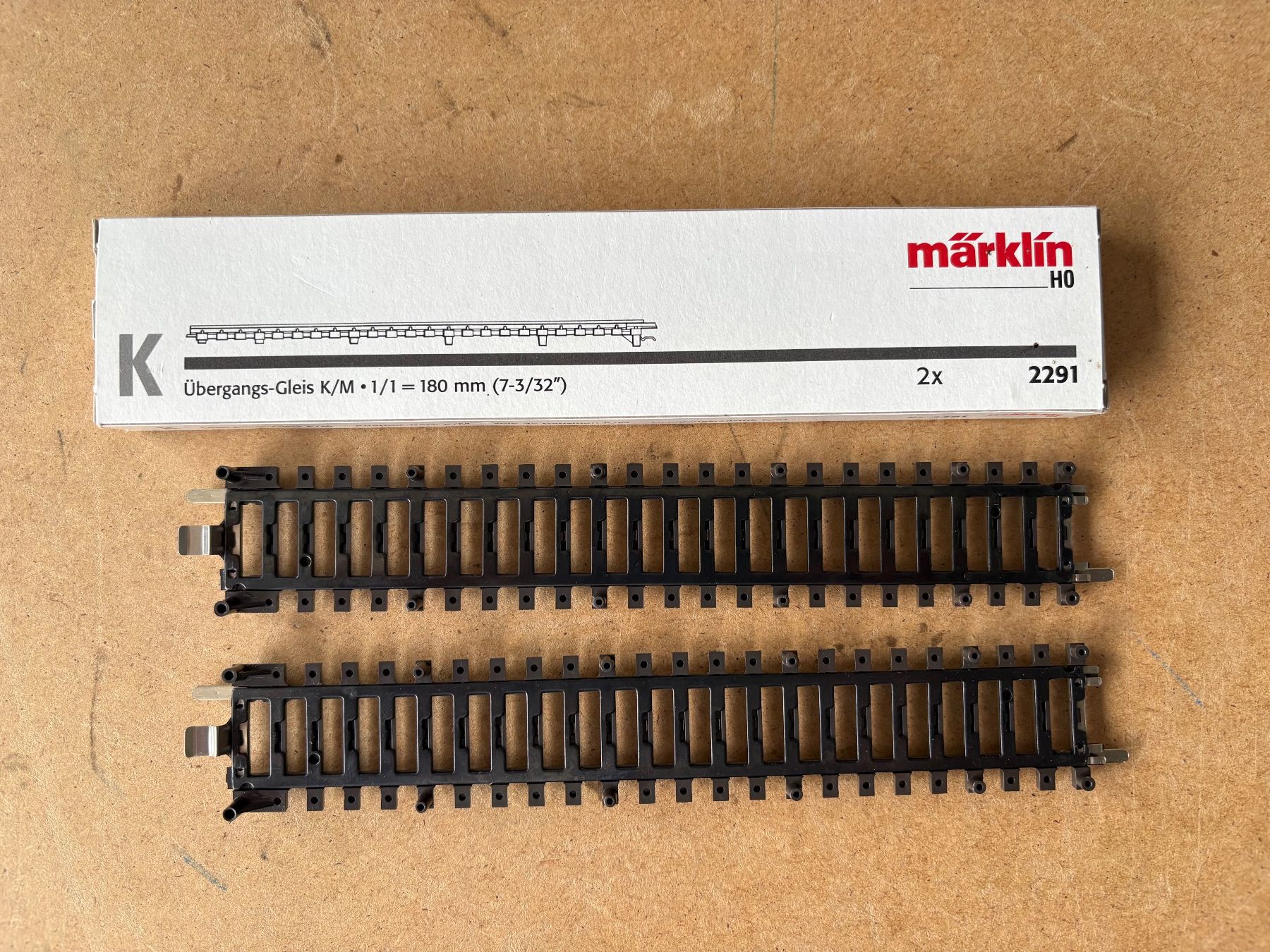 Märklin Trains électriques: 2x Marklin 2291 Übergangsgleis K/M – Neuf avec emballage d'origine à Hauterive NE par eriamch 1