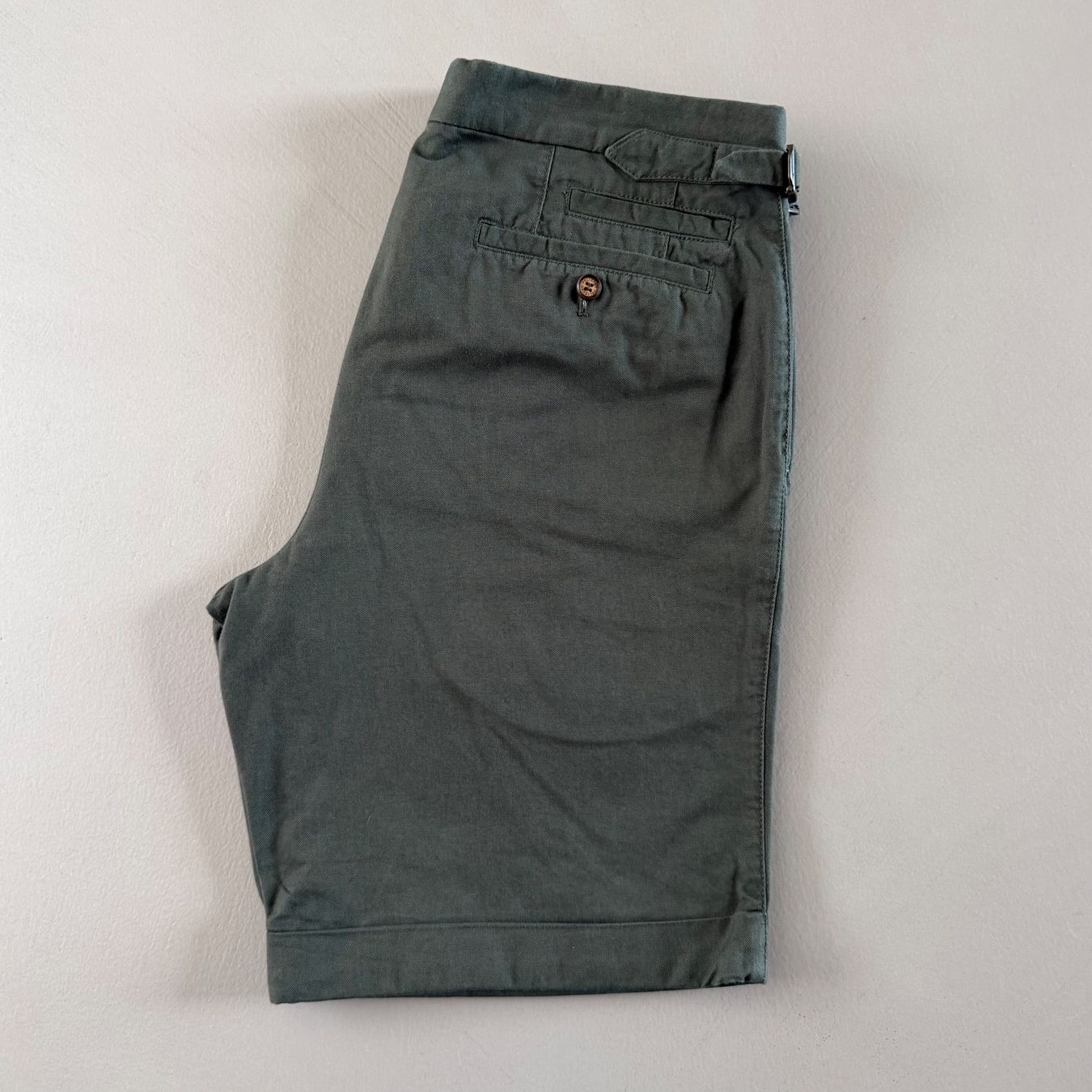 Pelikamo Pantaloni: PELIKAMO Shorts 💚 – Usato da Zürich venduto da ClosetQueen 2