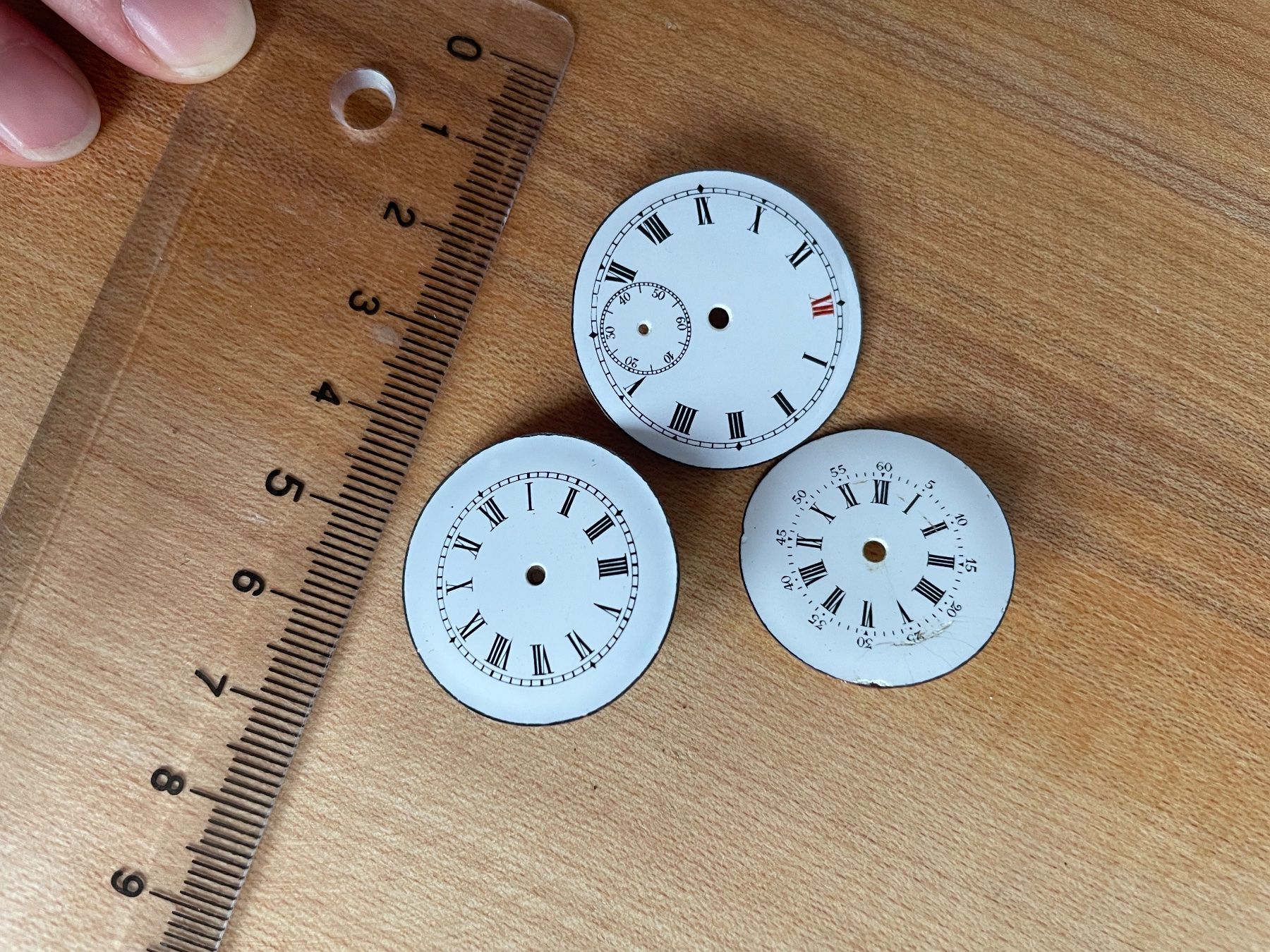 Orologi: 3 Uhrenzifferblätter, Emaille – Usato da Köniz venduto da kupu-kupu
